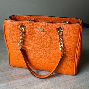 Perfect for spring!! Tory Burch orange crossbody purse